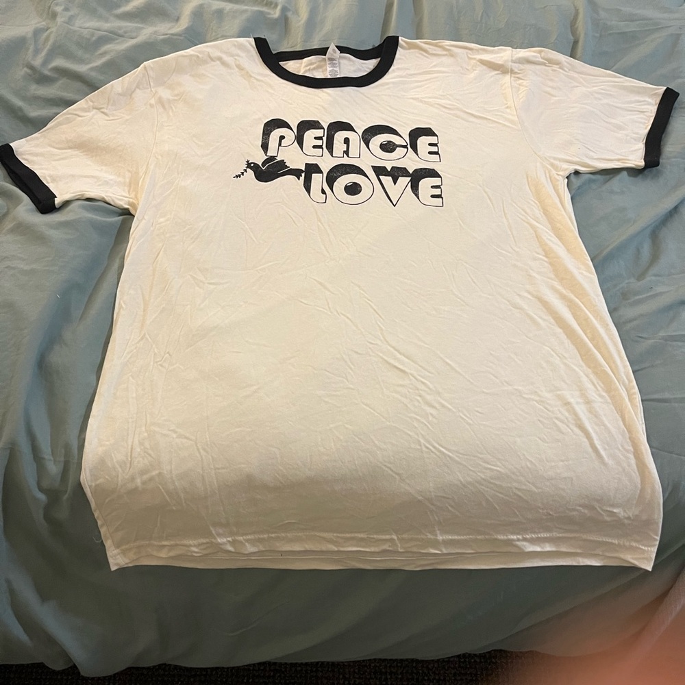 NWT peace & love t-shirt with dove, matching collar and sleeves